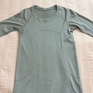 Lululemon Swiftly Tech Long Sleeve Shirt 2.0 Size 6 - Seafoam